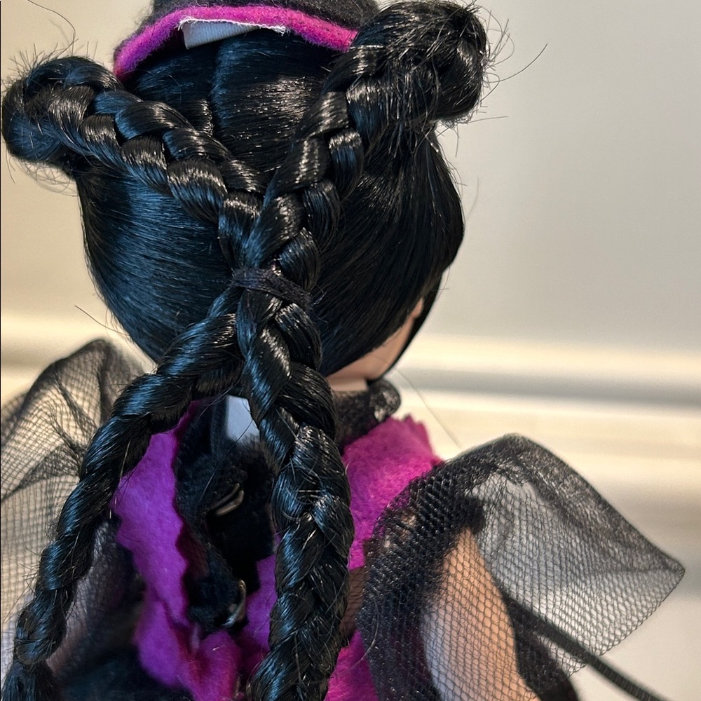 Madame Alexander Witching Hour Wendy - Picture 5 of 10